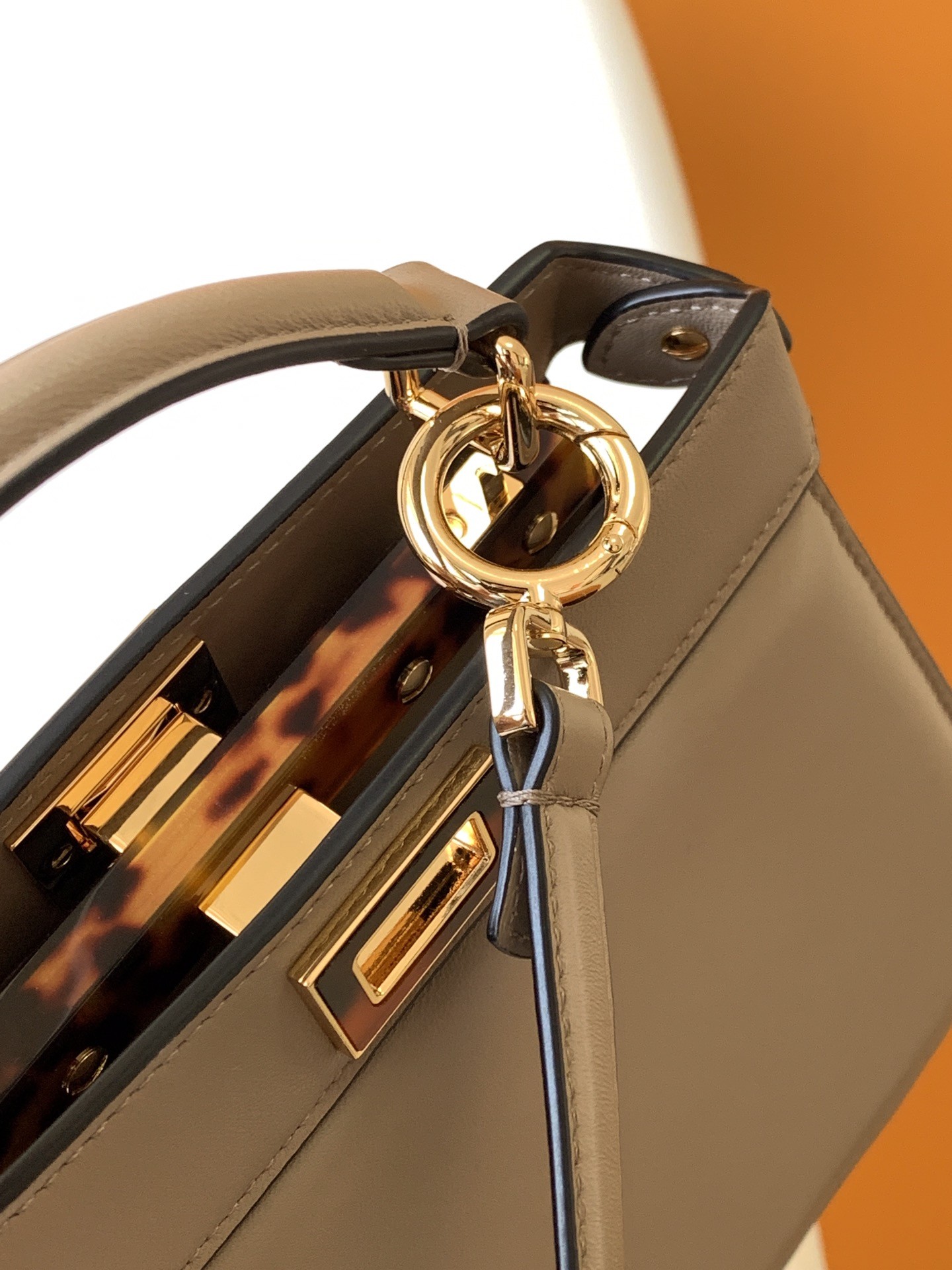 펜디 FENDI 아이코닉 피카부 아이씨유 토트백