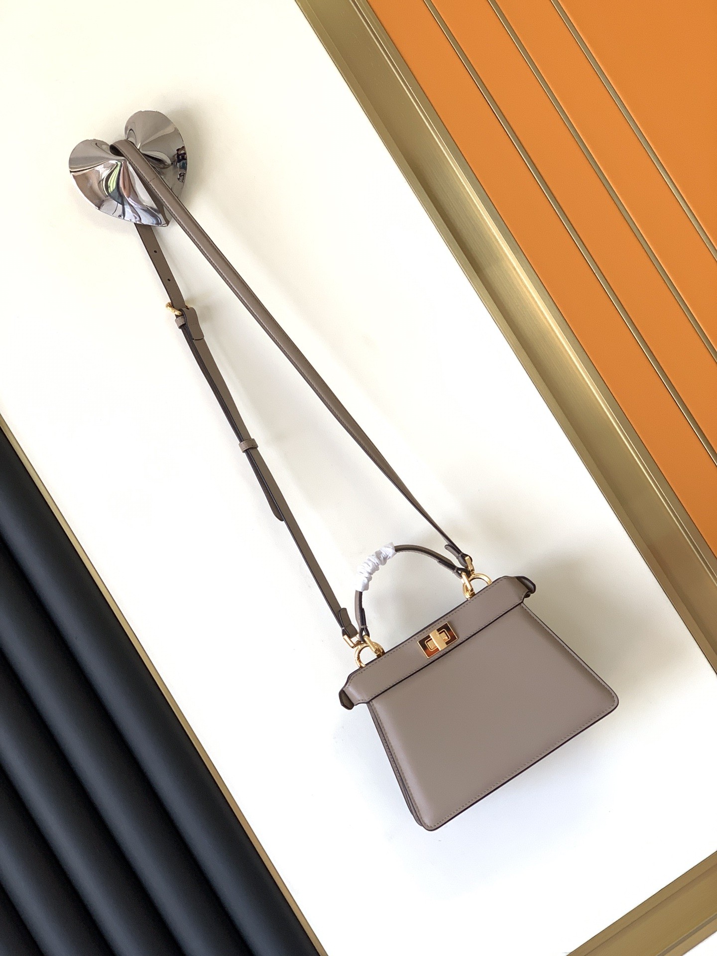 펜디 FENDI 아이코닉 피카부 아이씨유 토트백