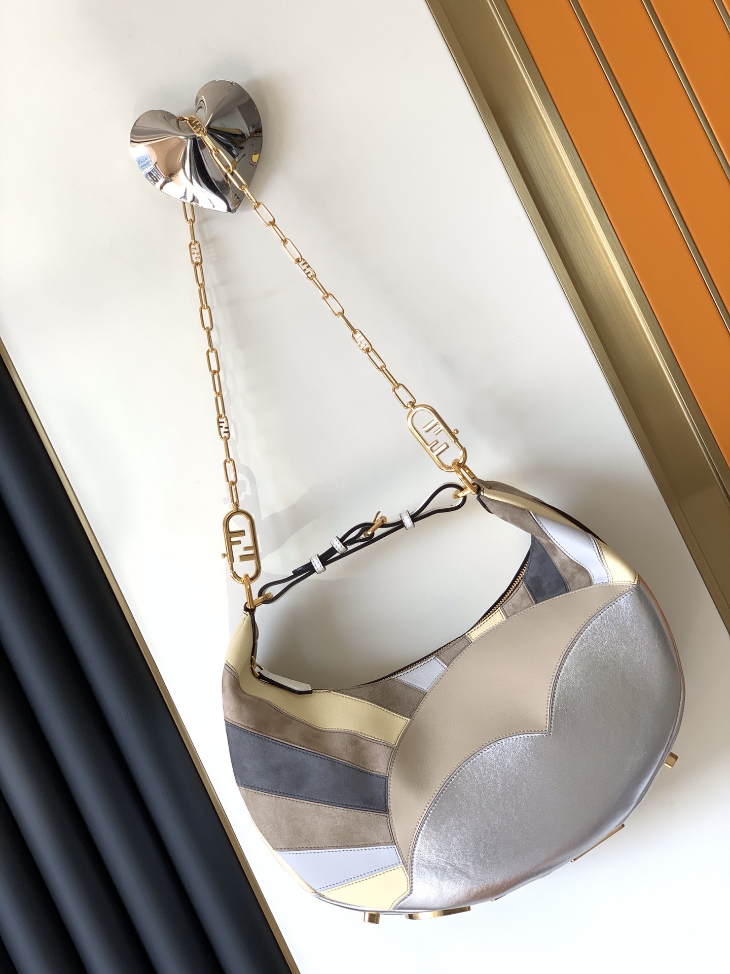 펜디 FENDI graphy 그라피 호보 백