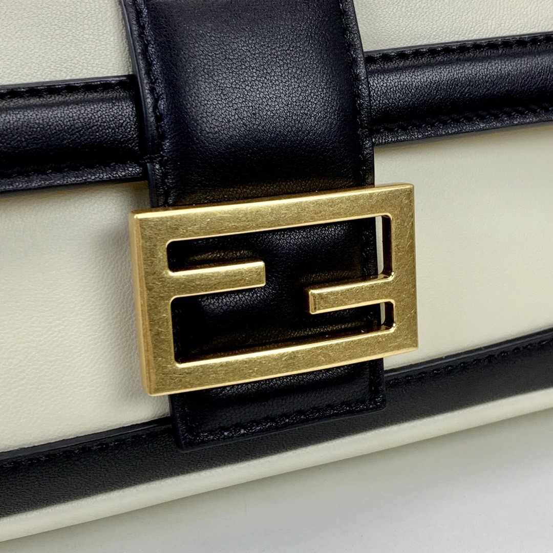 펜디 아이코닉 바게트 숄더백