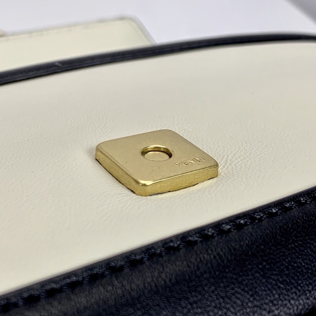 펜디 아이코닉 바게트 숄더백