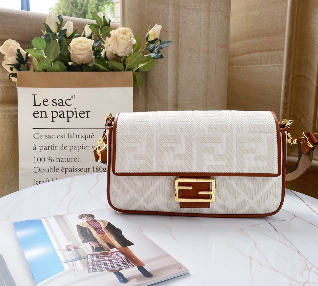 펜디 FENDI Bagutte 바게트 숄더 백