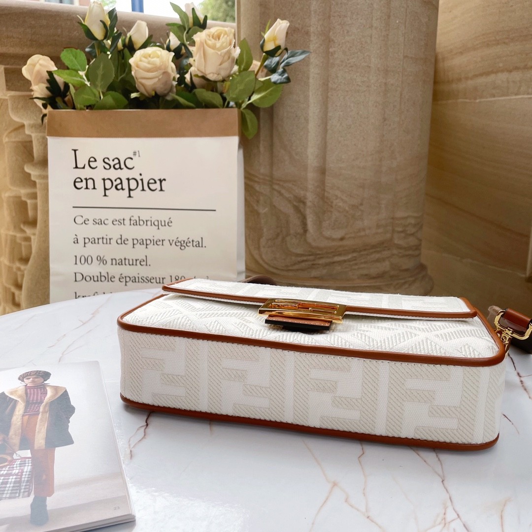 펜디 FENDI Bagutte 바게트 숄더 백