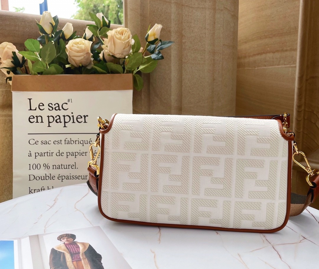 펜디 FENDI Bagutte 바게트 숄더 백