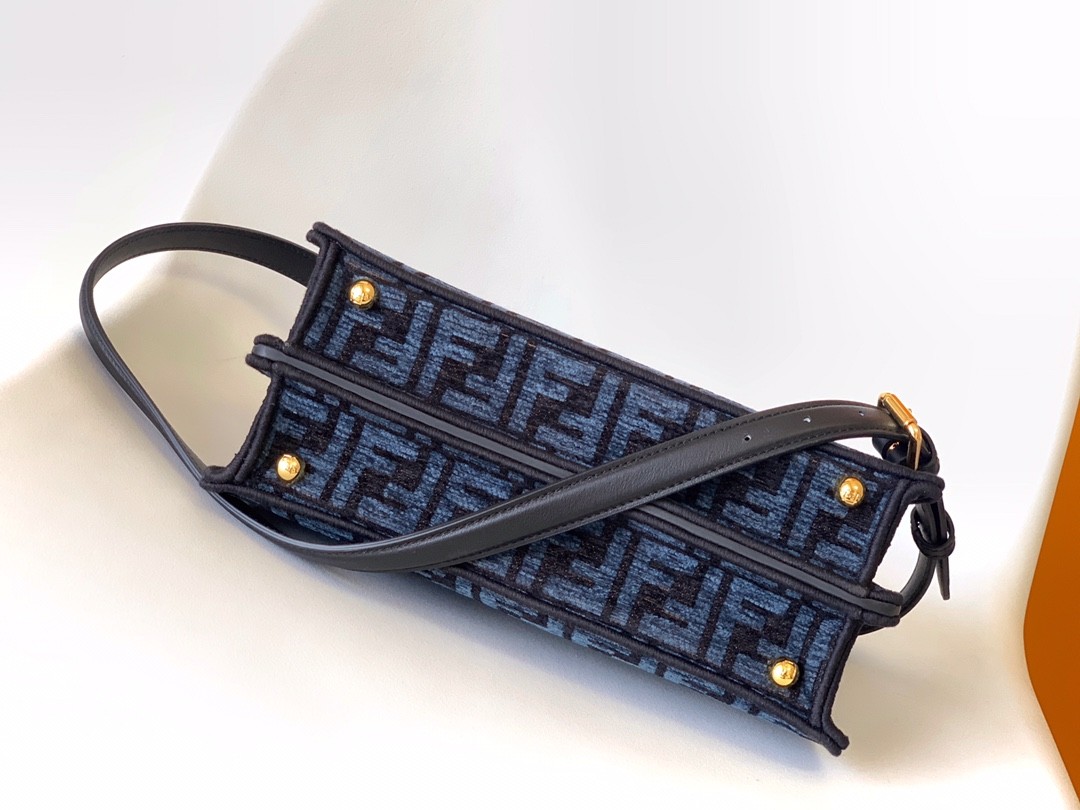 펜디 FENDI Peekaboo ISeeU 피카부 아이씨유 토트 백