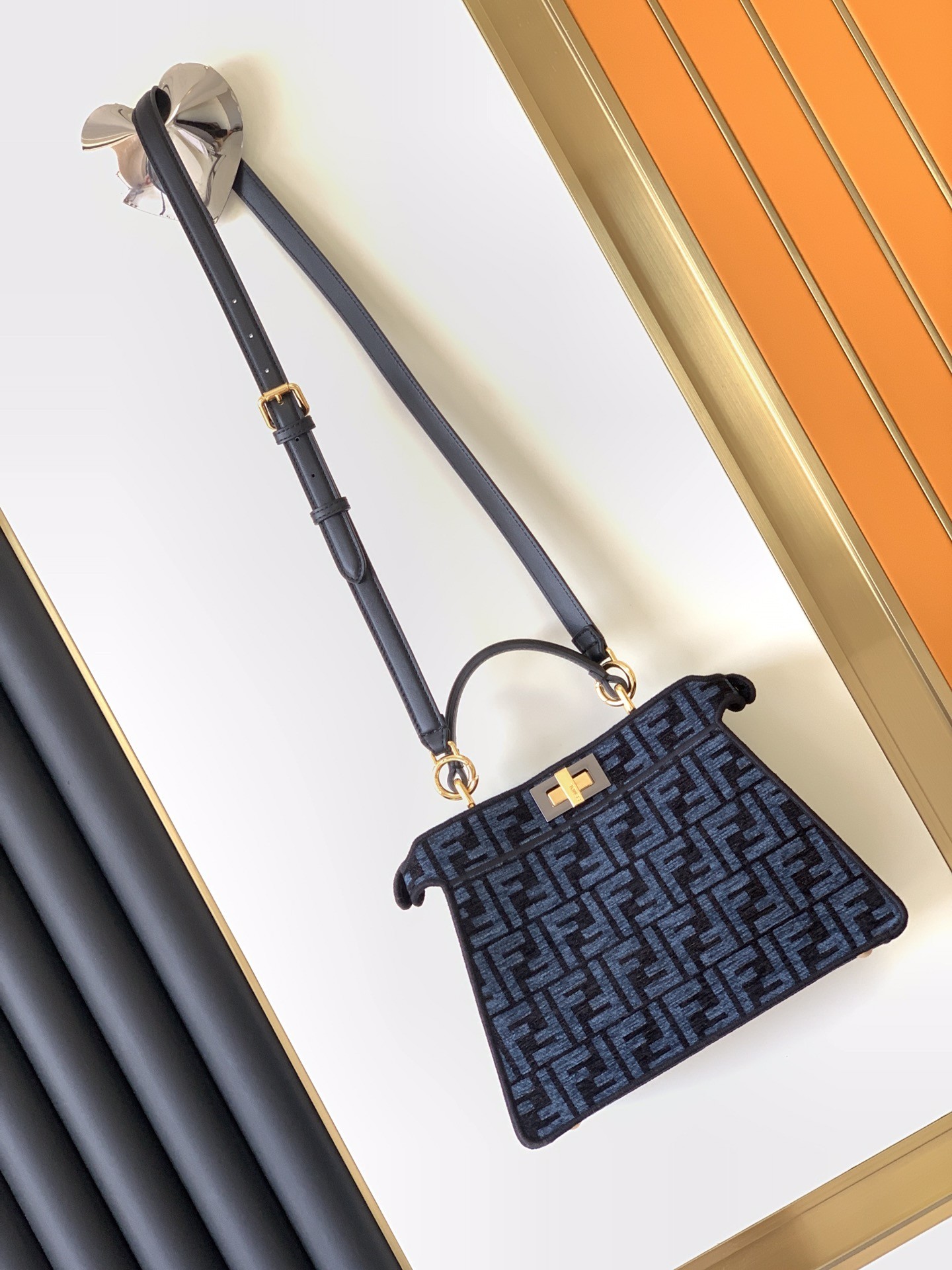 펜디 FENDI Peekaboo ISeeU 피카부 아이씨유 토트 백