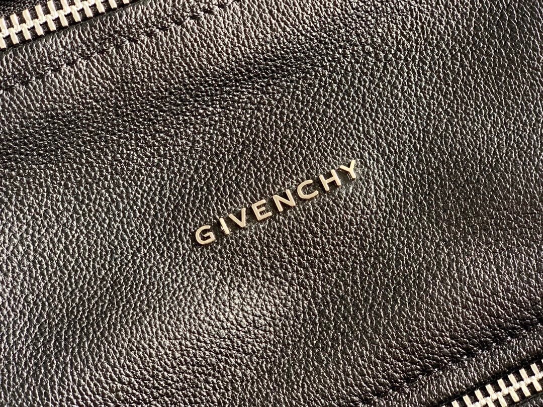지방시 GIVENCHY 판도라 토트 백