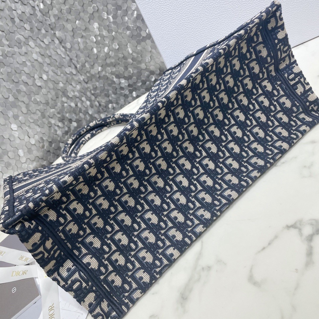 디올 북토트 오블리크 라지 (네이비)