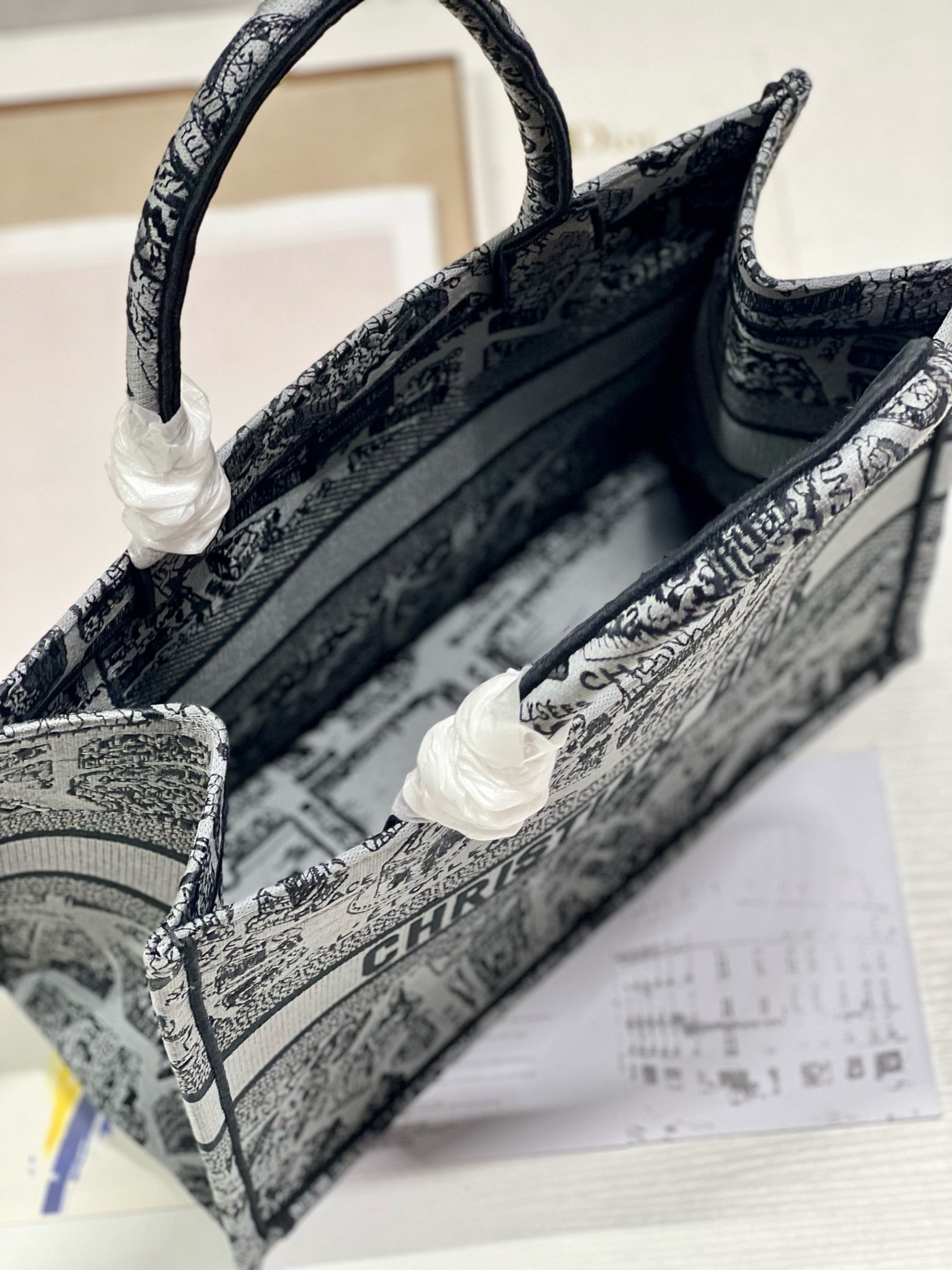 디올 북 토트백 미듐