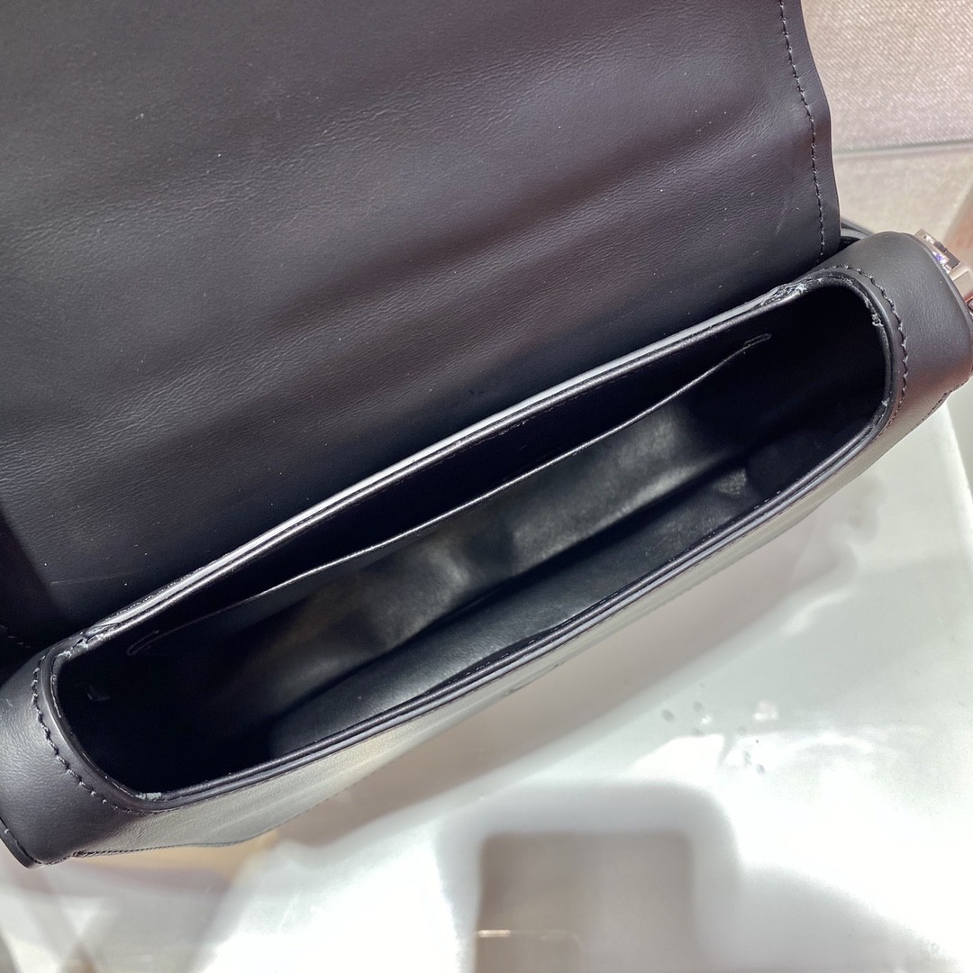 프라다 스펙트럼 숄더백