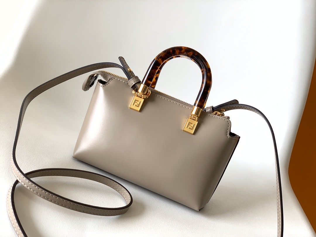 펜디 FENDI ByThe Way 바이 더 웨이 미니 토트 백