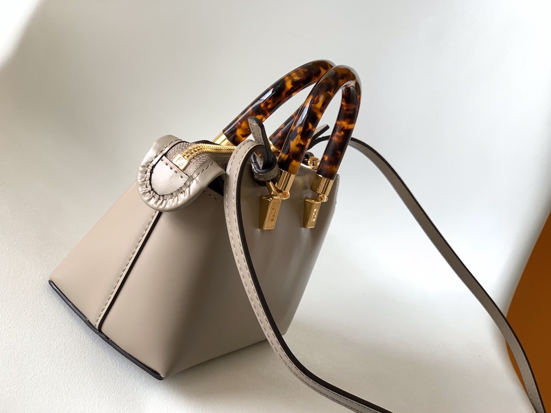 펜디 FENDI ByThe Way 바이 더 웨이 미니 토트 백