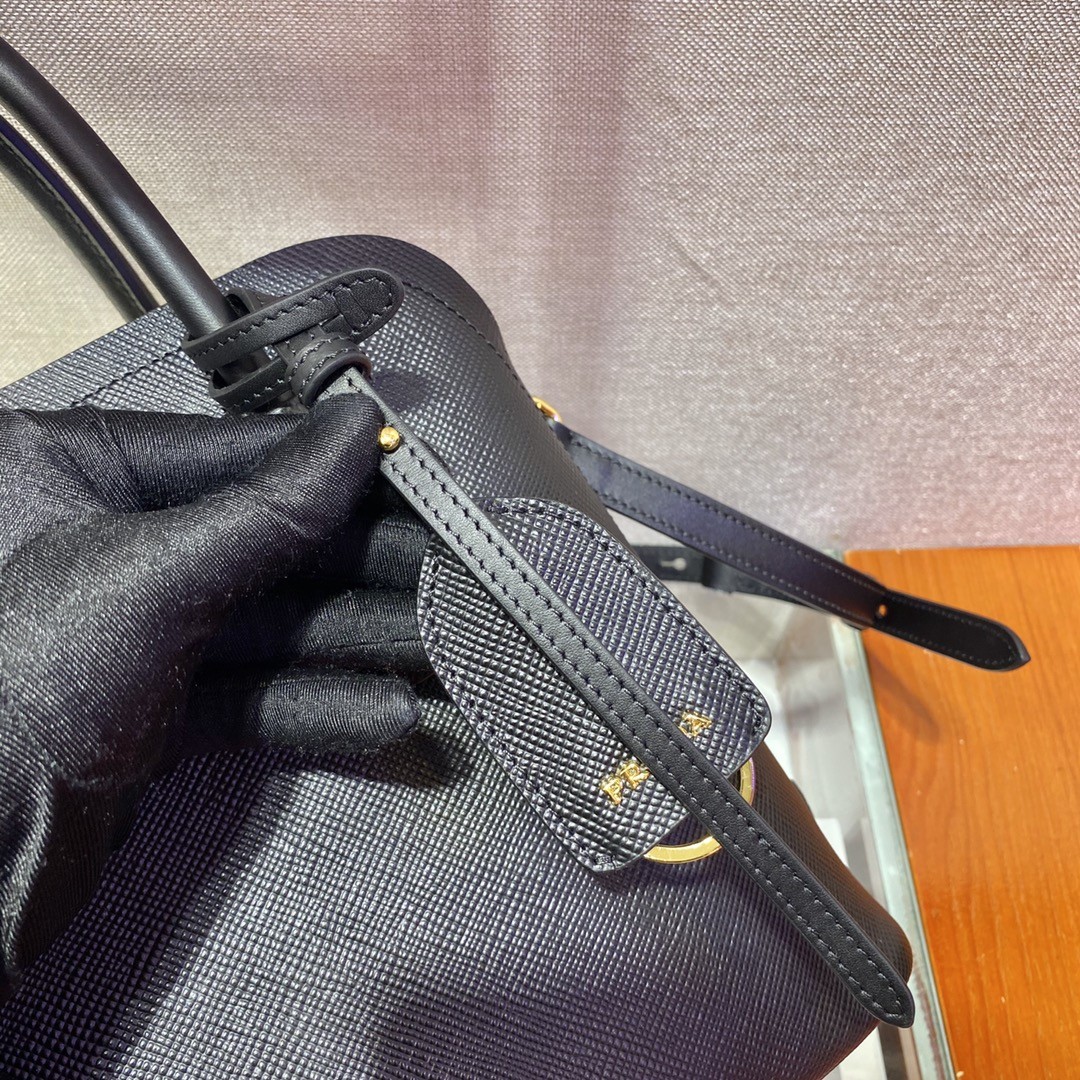 프라다 마니테 토트백 스몰