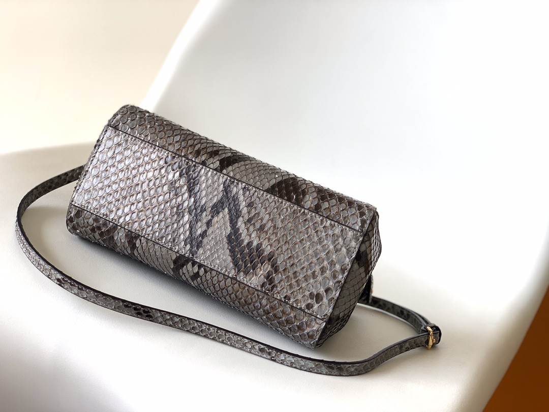 펜디 FENDI Peekaboo 토트 백