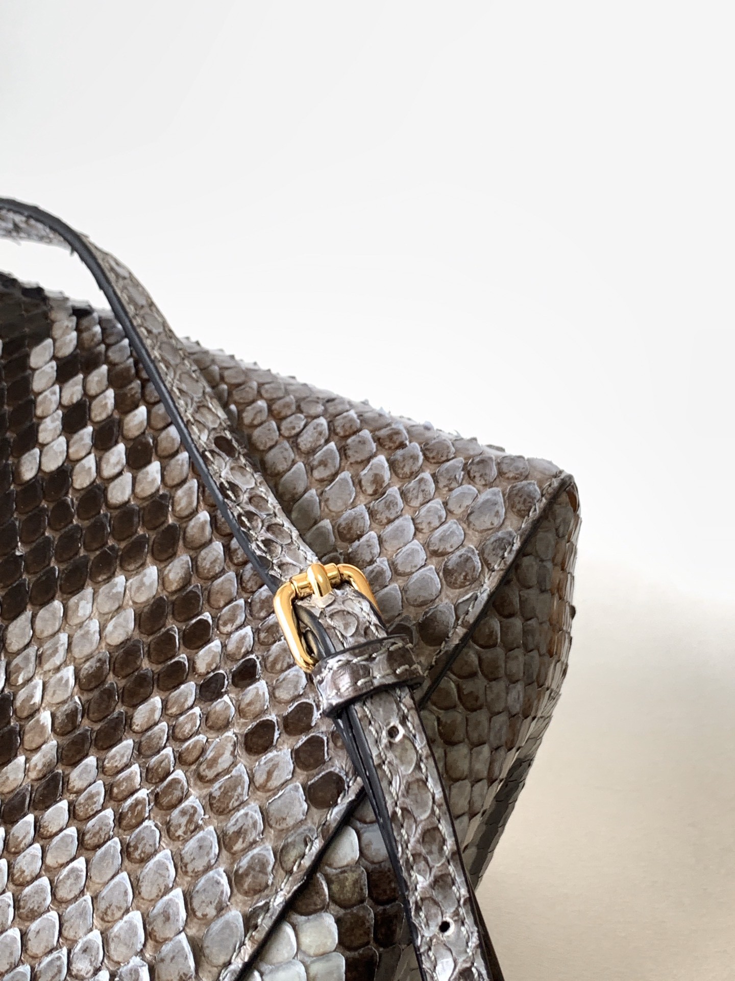 펜디 FENDI Peekaboo 토트 백