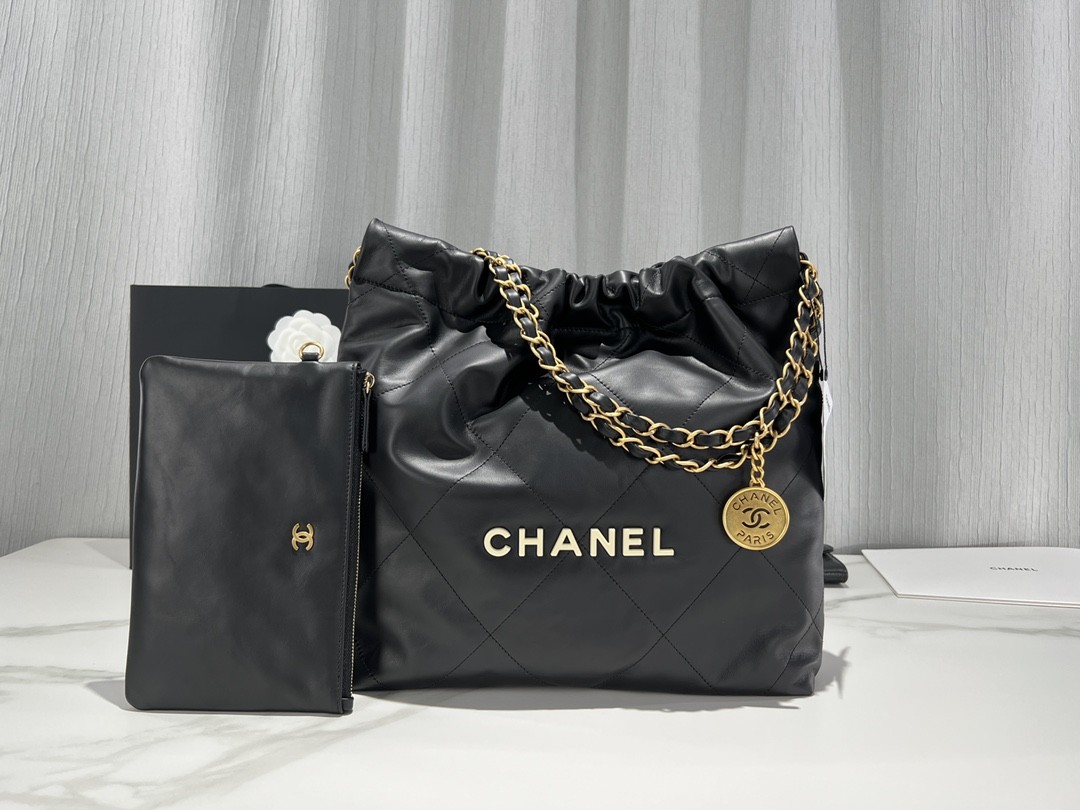 샤넬 22백 스몰 블랙 금장