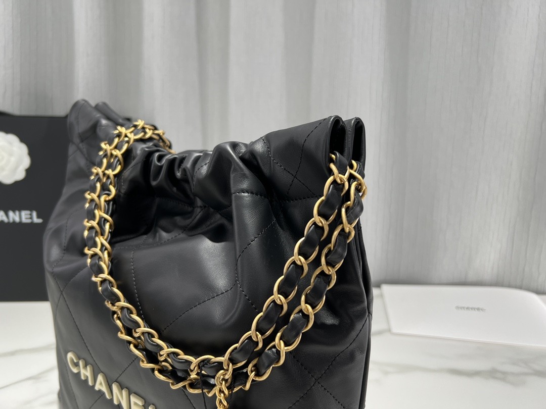 샤넬 22백 스몰 블랙 금장