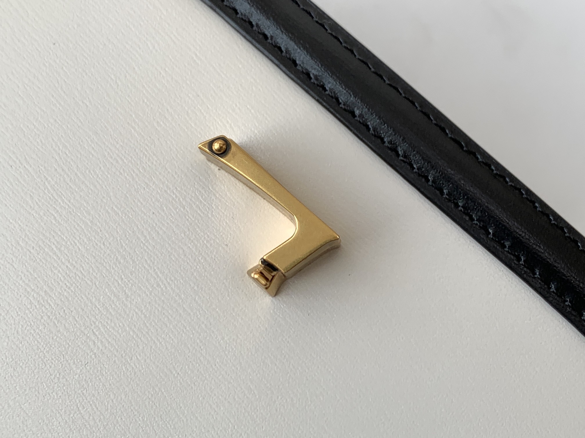 세인트로랑 YSL 솔페리노 미듐 레더 숄더백