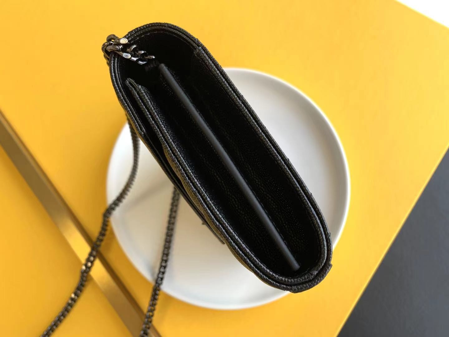 세인트로랑 YSL 로고 모노그램 체인 숄더백 블랙 (블랙흑장)