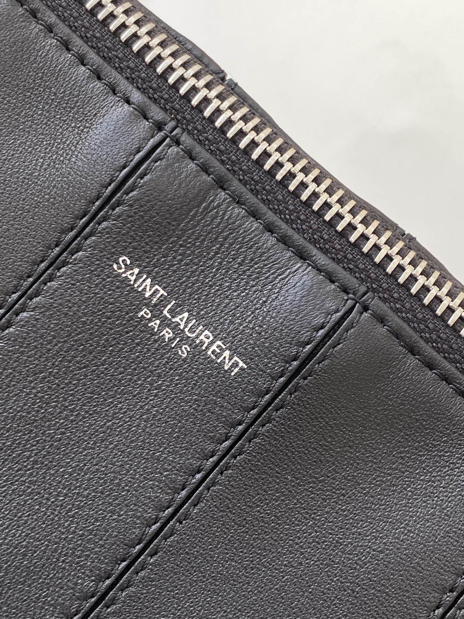 세인트로랑 라피아 슬링백 (블랙)