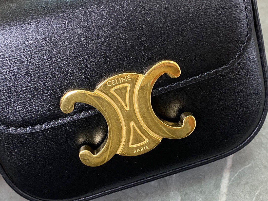 [CELINE-셀린느] 트리옹프 벨트백 - 샤이니 카프스킨 블랙  [백경]