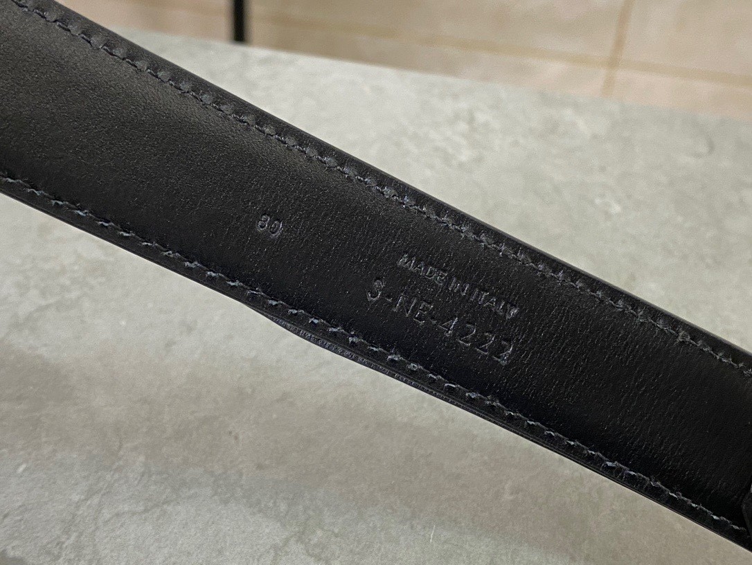 [CELINE-셀린느] 트리옹프 벨트백 - 샤이니 카프스킨 블랙  [백경]