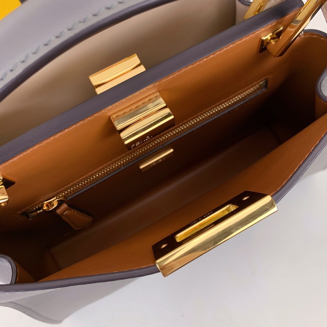 펜디 피카부 에센셜