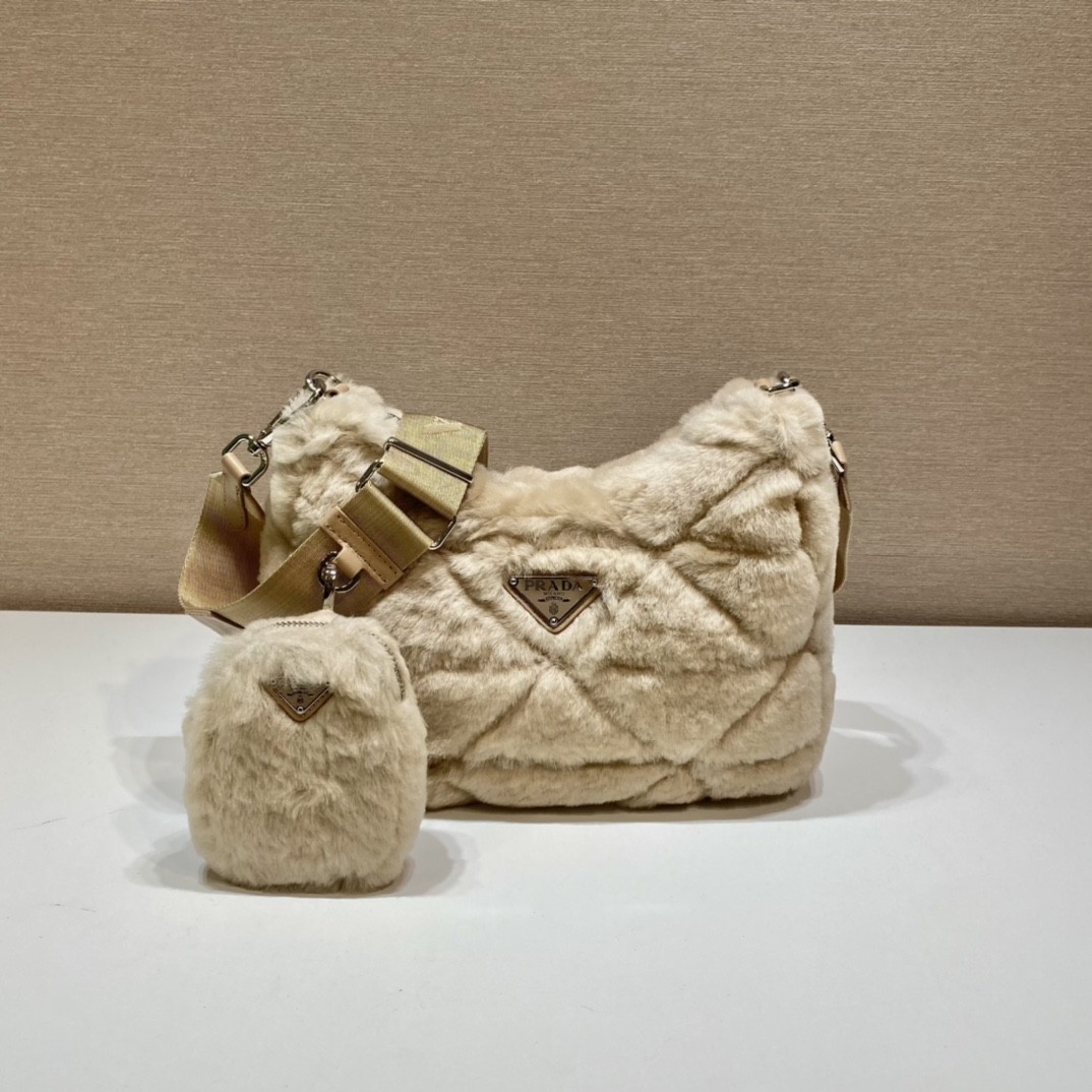 프라다 리나일론 패딩 호보백