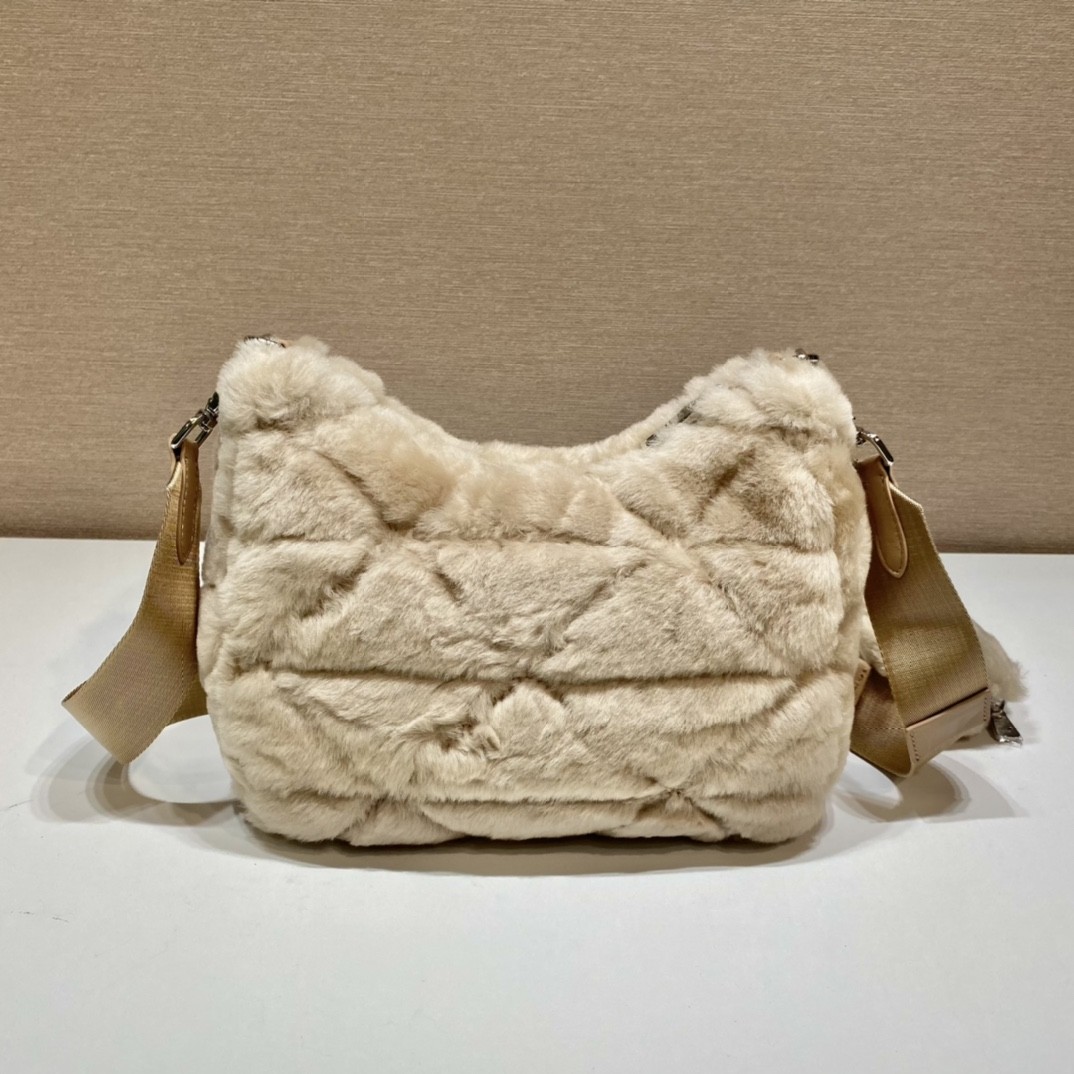 프라다 리나일론 패딩 호보백