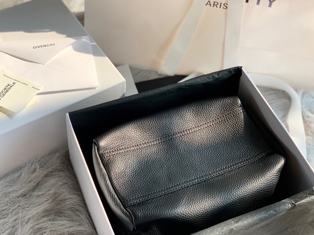 지방시 GIVENCHY 판도라 토트 백