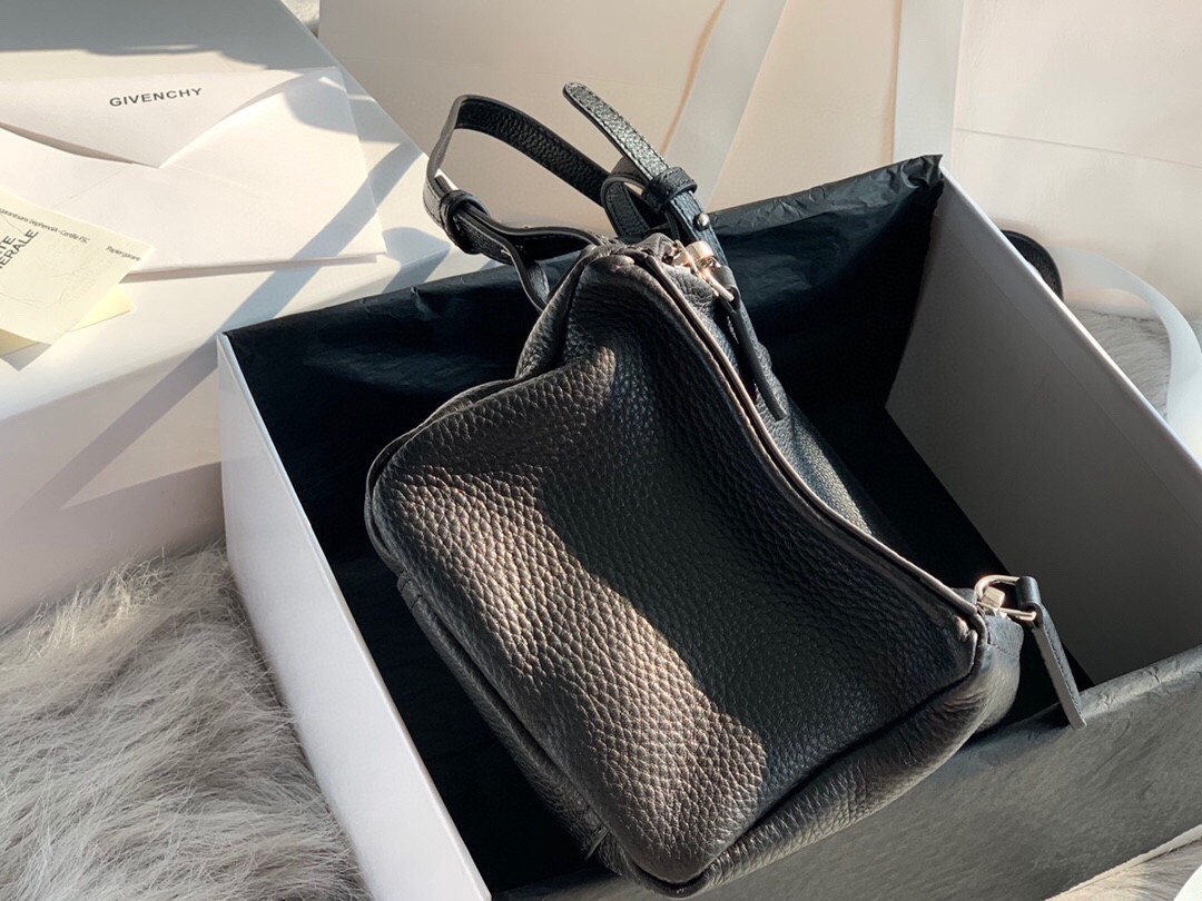 지방시 GIVENCHY 판도라 토트 백