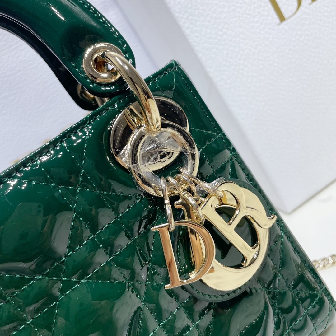 디올 레이디백 미니 페이던트 금장 (딥그린)