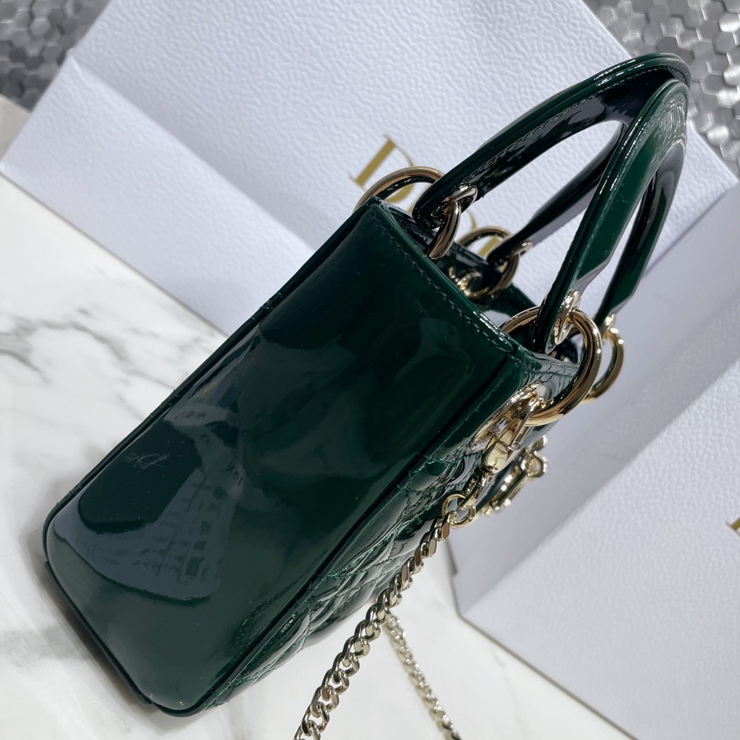 디올 레이디백 미니 페이던트 금장 (딥그린)