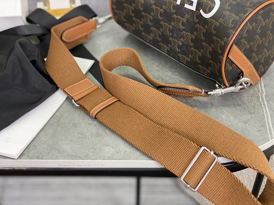 [CELINE-셀린느] 셀린느 트리옹프 캔버스 실린더 백 탄 [ 백경]