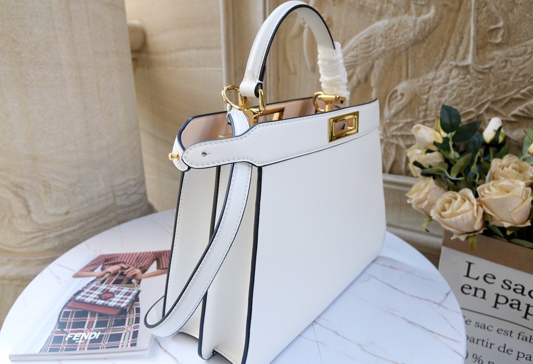 펜디 FENDI 아이코닉 피카부 아이씨유 토트백