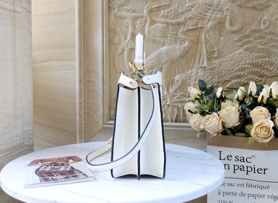 펜디 FENDI 아이코닉 피카부 아이씨유 토트백