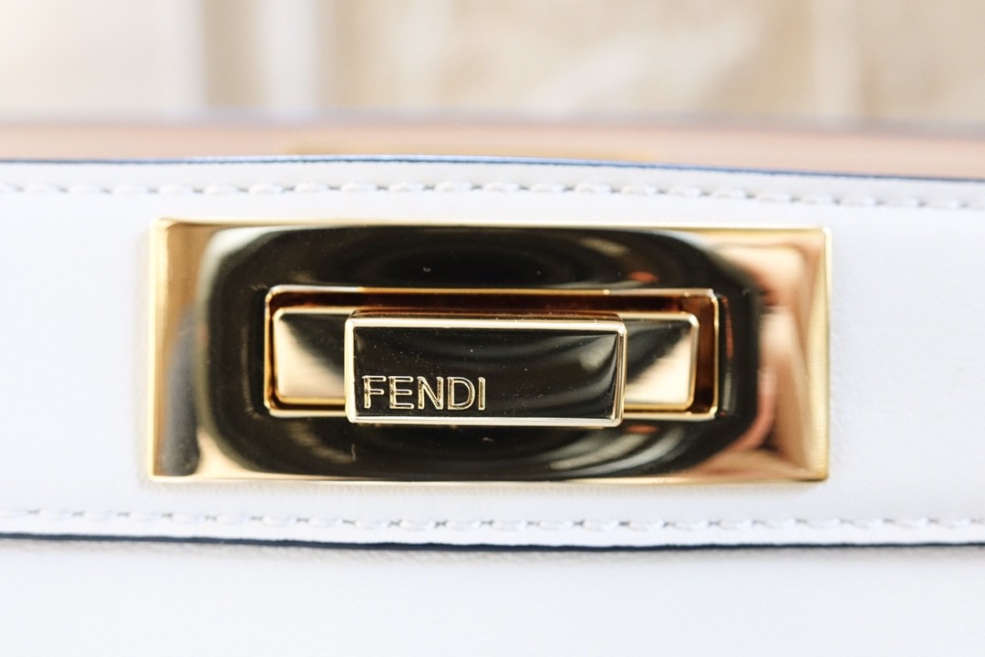 펜디 FENDI 아이코닉 피카부 아이씨유 토트백