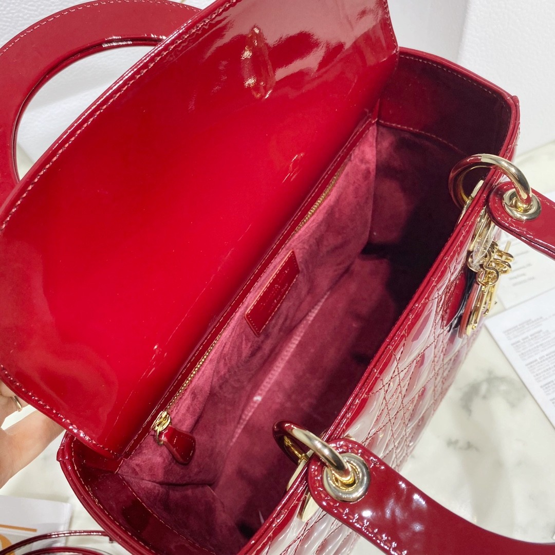 디올 레이디백 페이던트 금장 (레드와인)