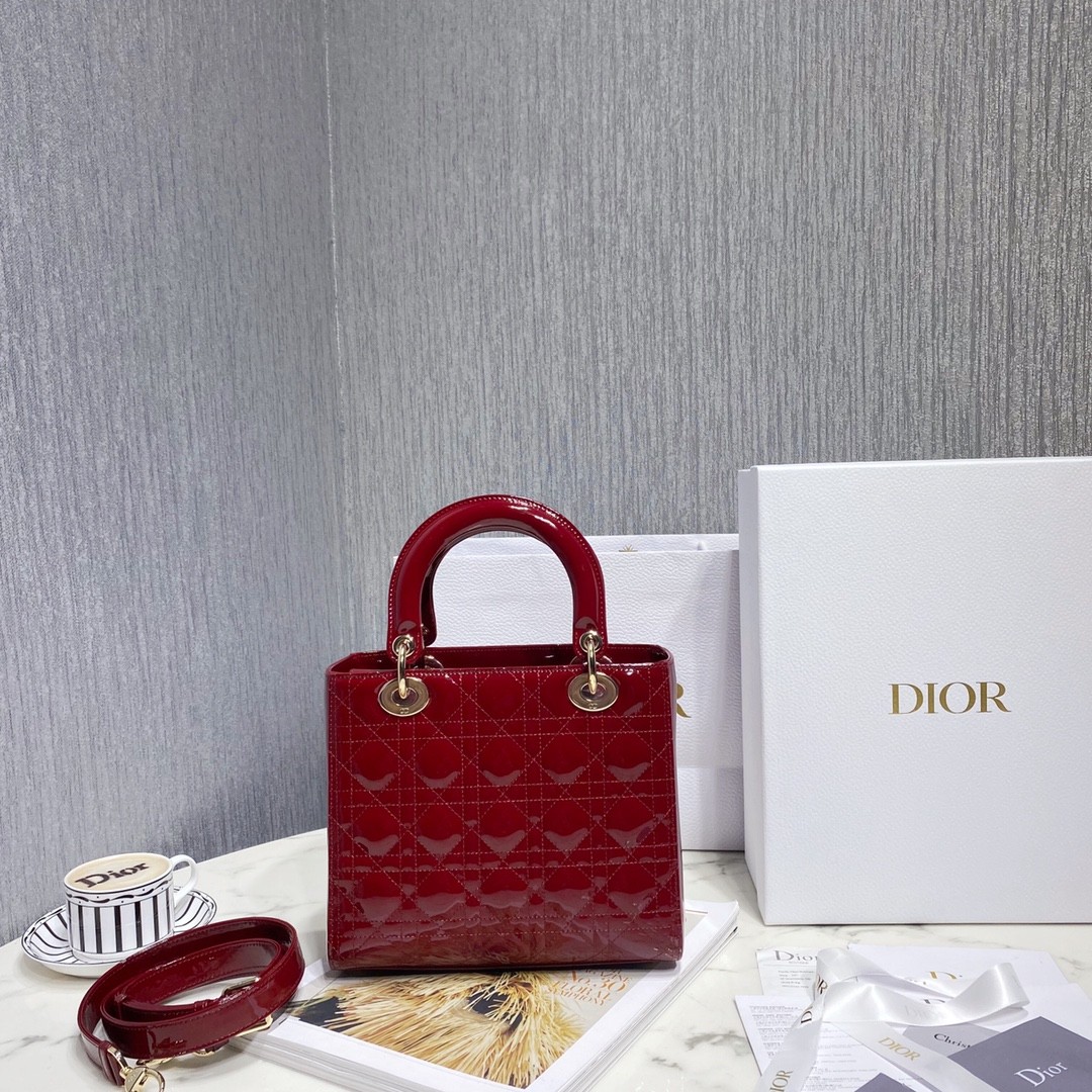 디올 레이디백 페이던트 금장 (레드와인)
