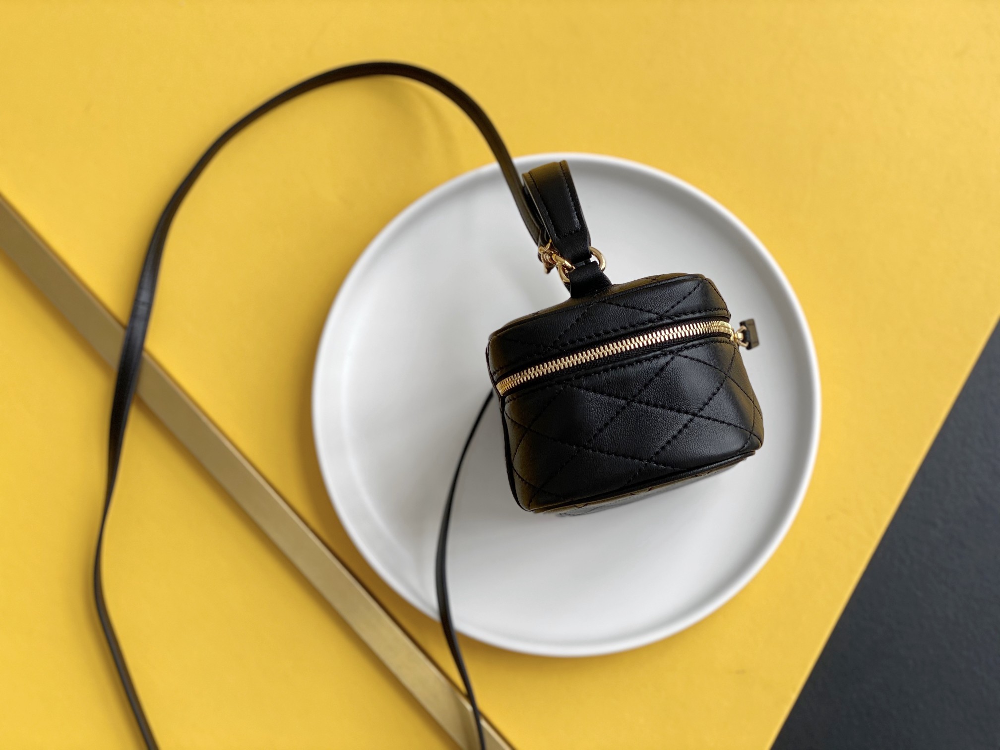 세인트로랑 퀼팅 베니티 미니백