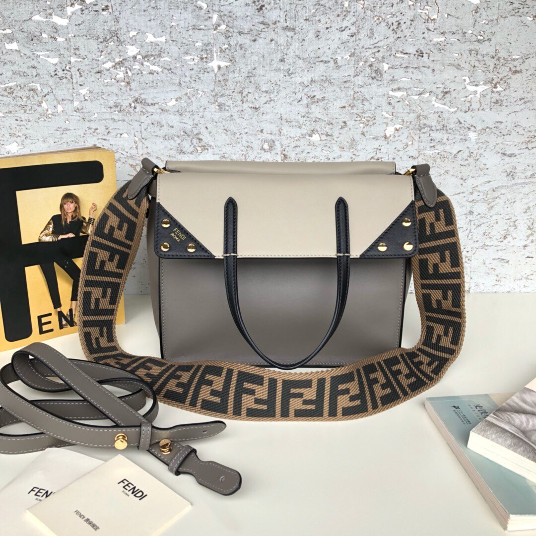 펜디 FENDI 스트랩 토트 백