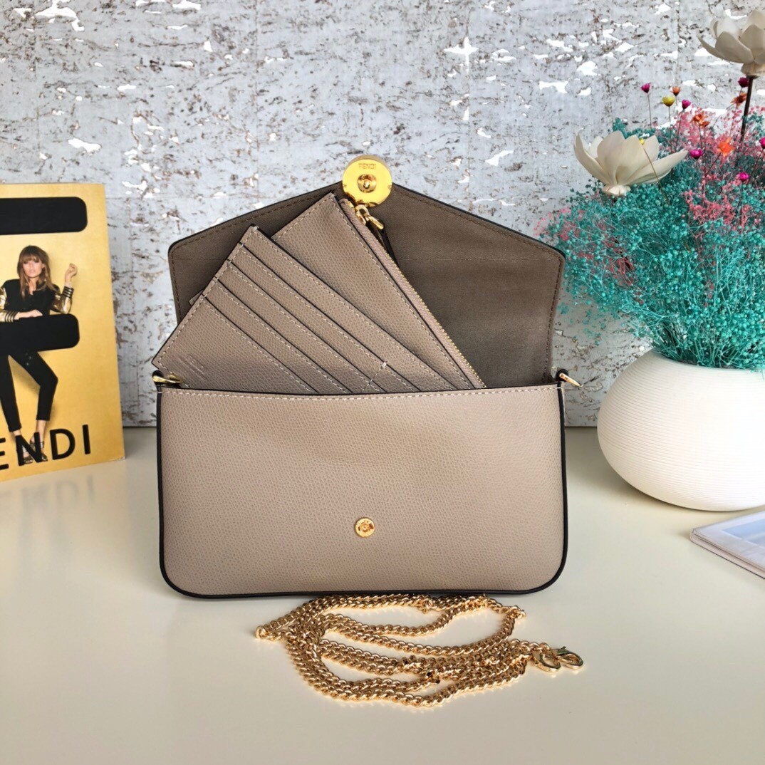 펜디 FENDI 체인 숄더 백