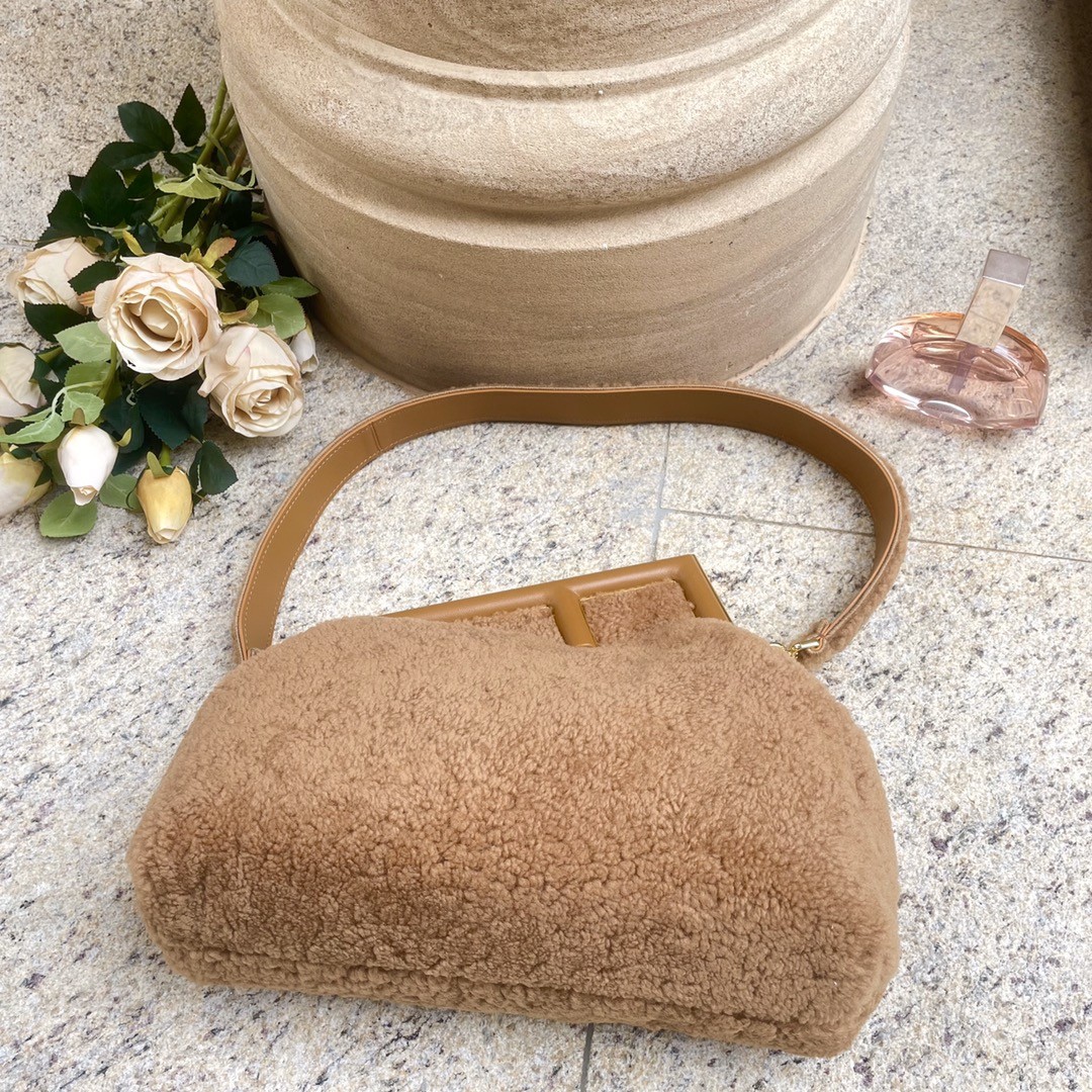 펜디 퍼스트 미디움 숄더백