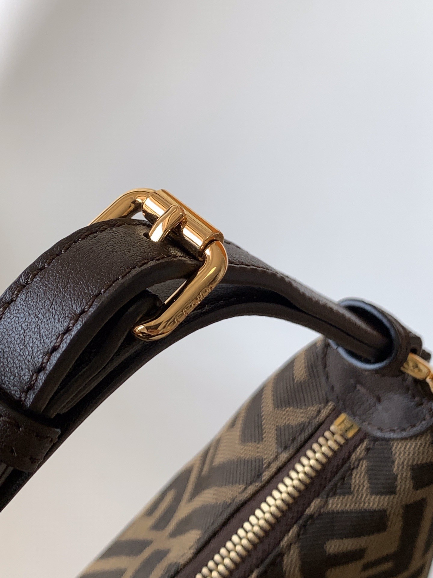 펜디 FENDI graphy 그라피 스몰 호보 백