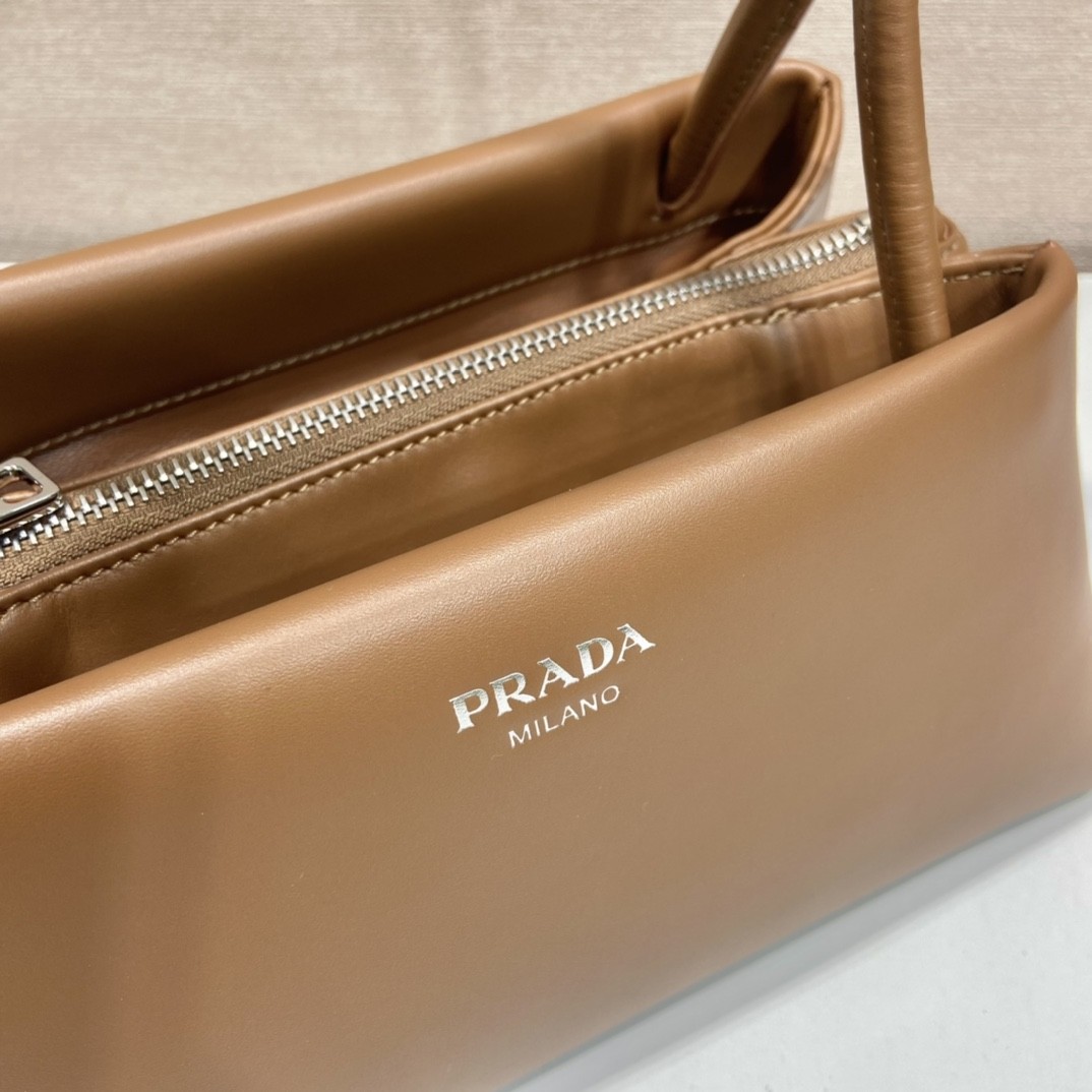 프라다 PRADA 스몰 가죽 숄더 백