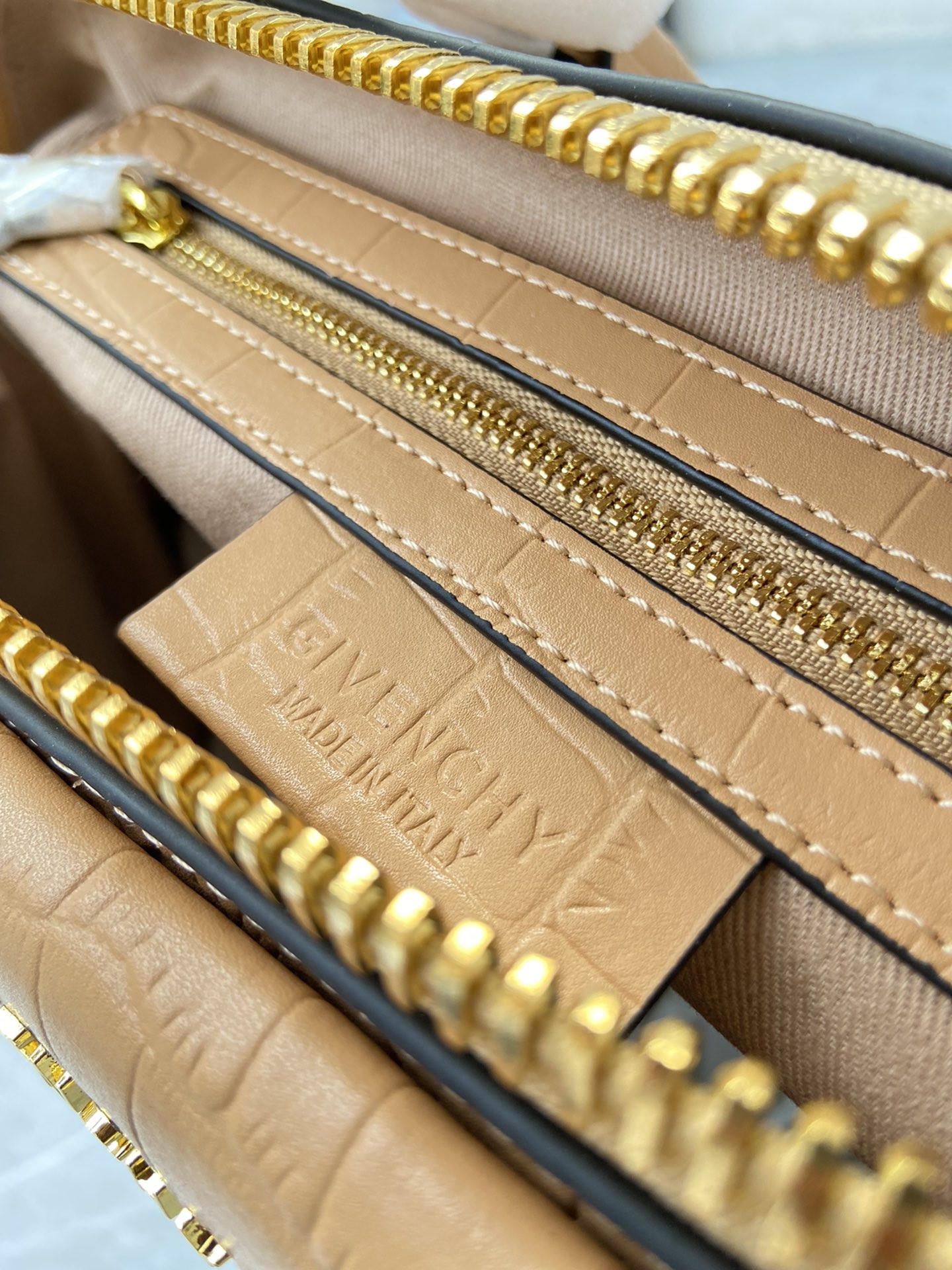 지방시 GIVENCHY Antigona tote 안티고나 토트 백