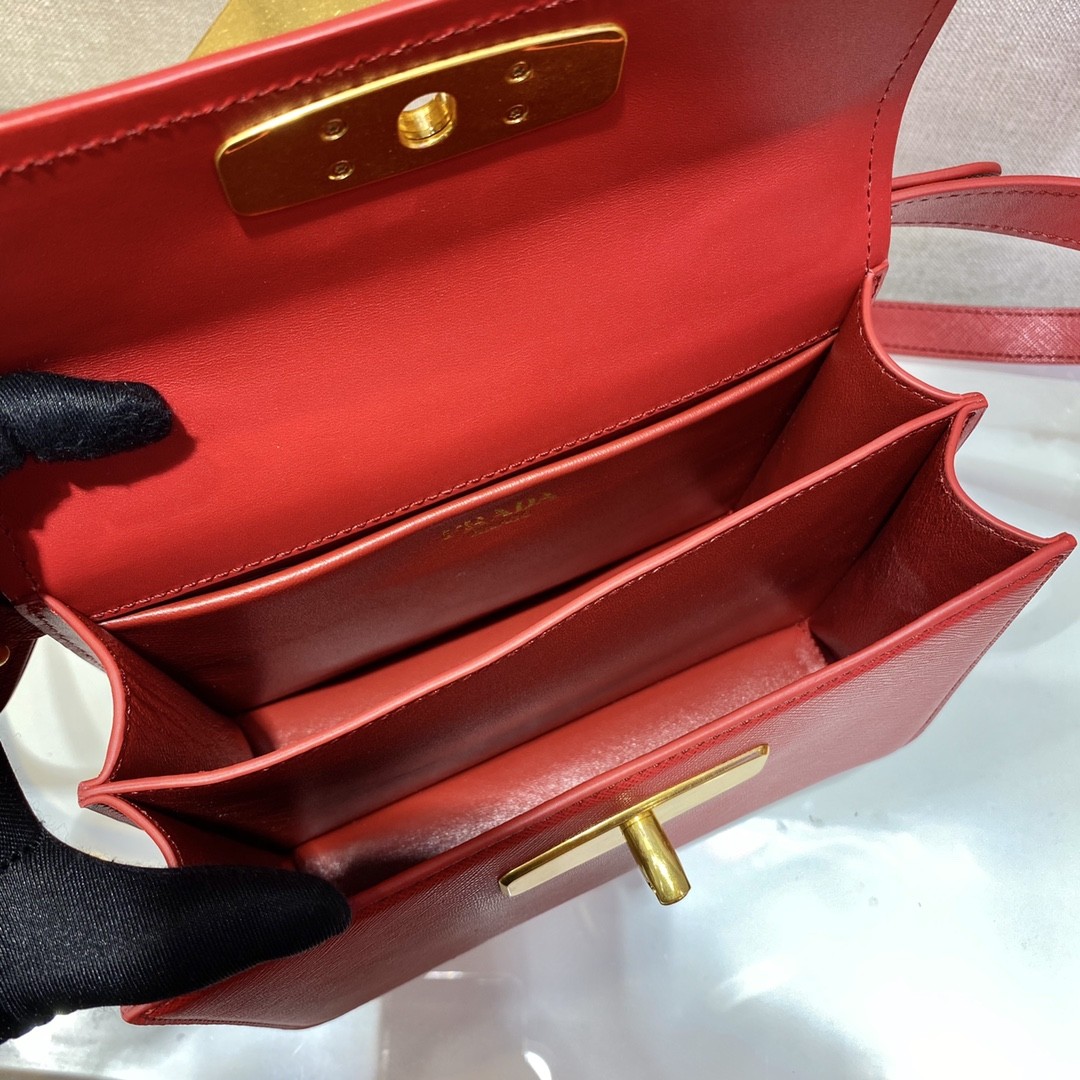 프라다 사피아노 심볼 숄더백