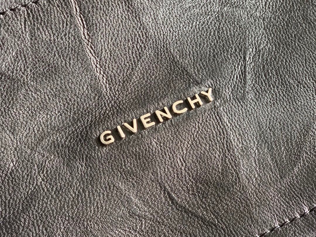 지방시 GIVENCHY 판도라 토트 백