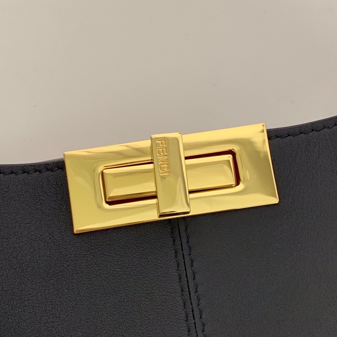 펜디 피카부 X 라이트 백 라지