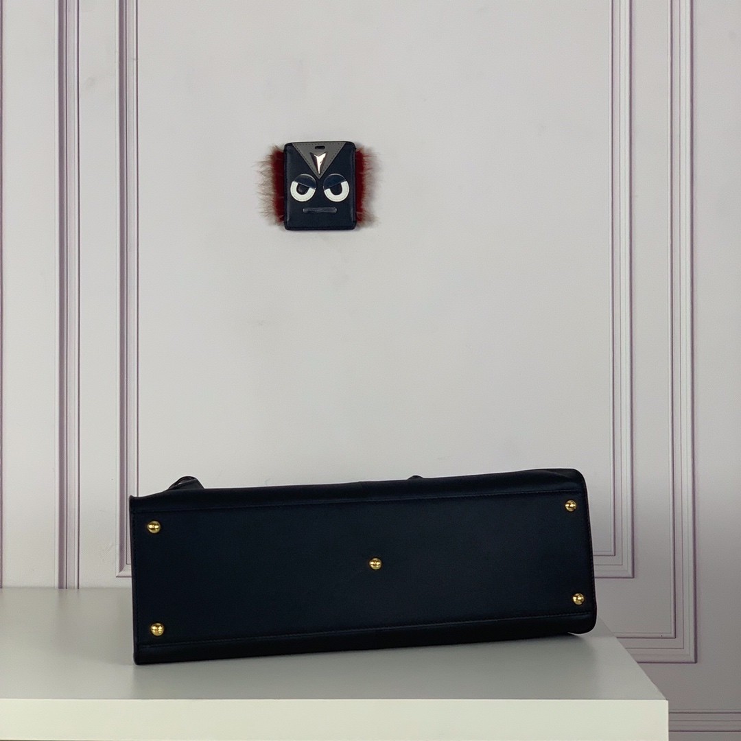 펜디 피카부 X 라이트 백 라지